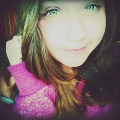 ☯Cassidy☯
♛Honey Bear♛
☞Donkey☜
♡taken♡
⚇awkward⚇
⚂falalalala⚂
♬music♬
✭Freshman✭