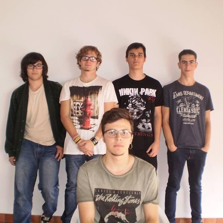 Somos uma banda portuguesa da zona de Azambuja que toca dentro do estilo grunge, post-hardcore, rock alternativo, punk e trash metal.