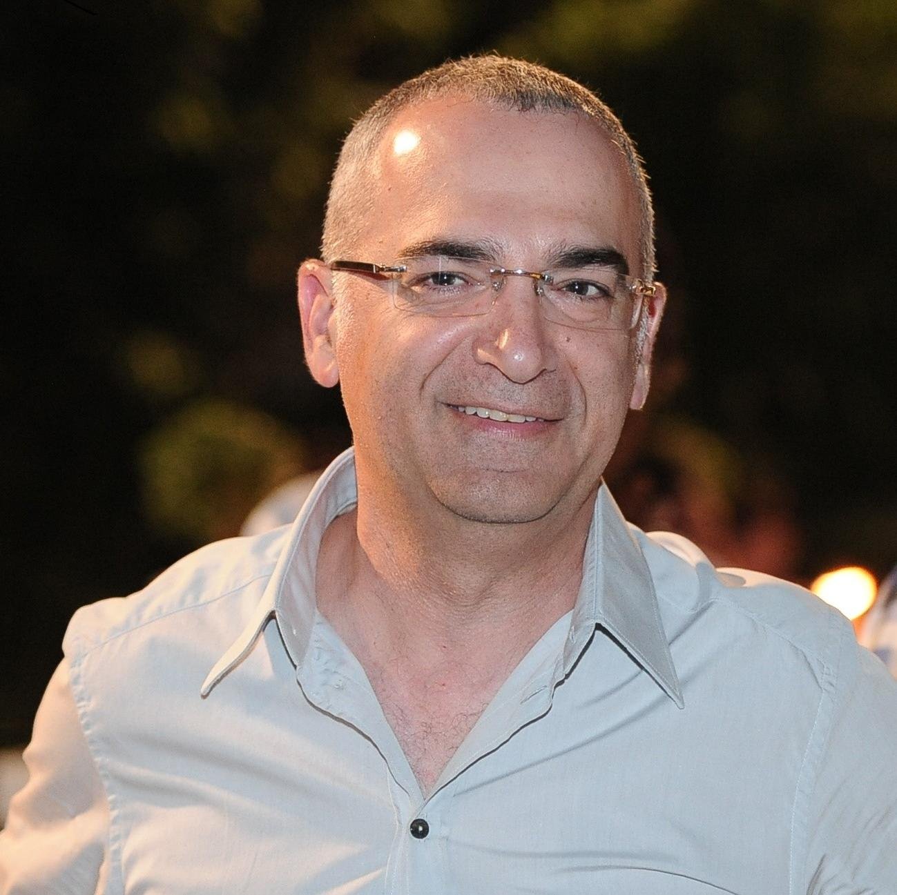 Alon Arabov, is a professional in the diamond industry. he is the CEO of the Arabov Group.