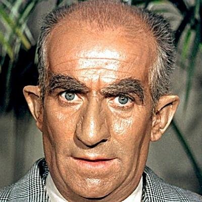 Je suis Louis le Funeste de Funeste alias Fantômas le maître incontesté du mal et votre futur pire cauchemar.

Tremblez car je suis l'ombre de la mort.