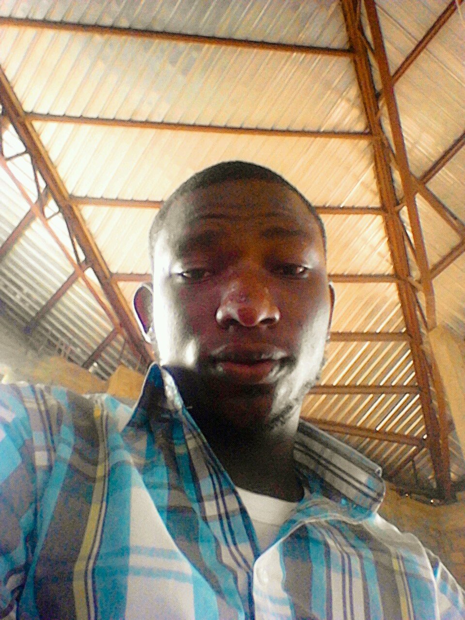 himan_4real's profile picture. don't look down on me unless u like my shoes