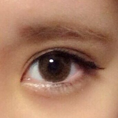 楽して二重になる二重マニュアル On Twitter つけまつげを簡単につける裏技 ボンドの代わりにアイプチを使うと便利 自まつげに合わせて つけまつげをカット 自まつげにビューラーをかける つけまつげにアイプチをつけ 自まつ毛にのせるようにして付ける