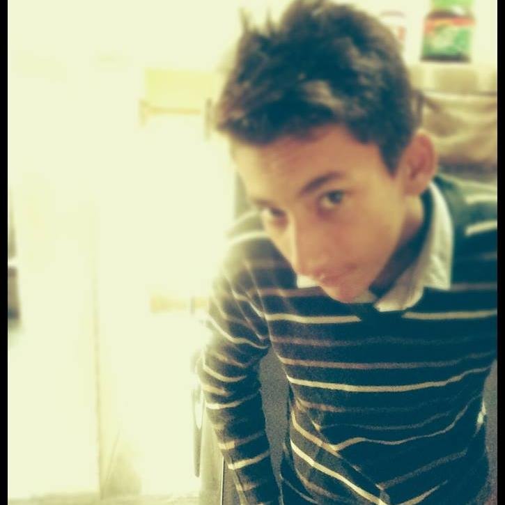 i'm on twitter to make some new frndzz//