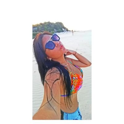 filha de Deus, futura engenheira e cantora.