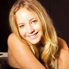 A Priincesinha que não Nasceu
para ficar preza no castelo, Maaiss Sim para
Enfrentar A realidade Com a Cabeça Eguiida  ♥
Me segue amore!