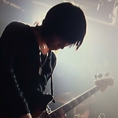 ベース弾き/ミラージャズベと黒5弦/斬