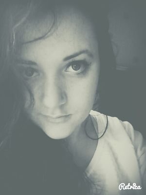 irene_molina's profile picture. Mis sueños son mentiras que algún día dejaran de serlo.