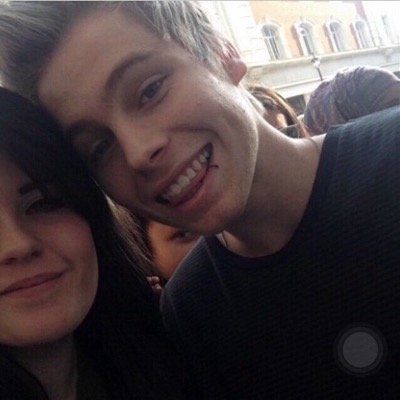 frew follow from @clifordity
it be rad if u follow her!!
she follows back