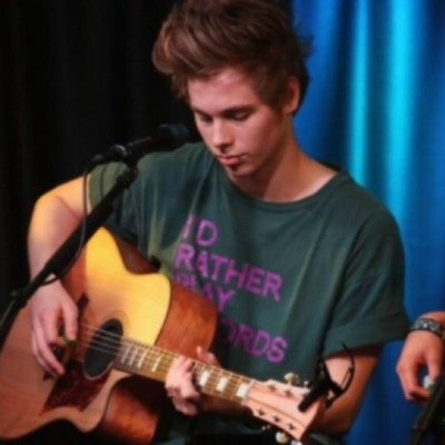 hannahemmings_'s profile picture. follow my other account @hannaclifford_