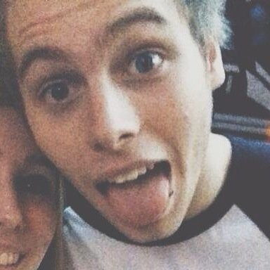 #vote5sos // I REACHED TWEET LIMIT ON @blankcth SO IM HERE VOTING