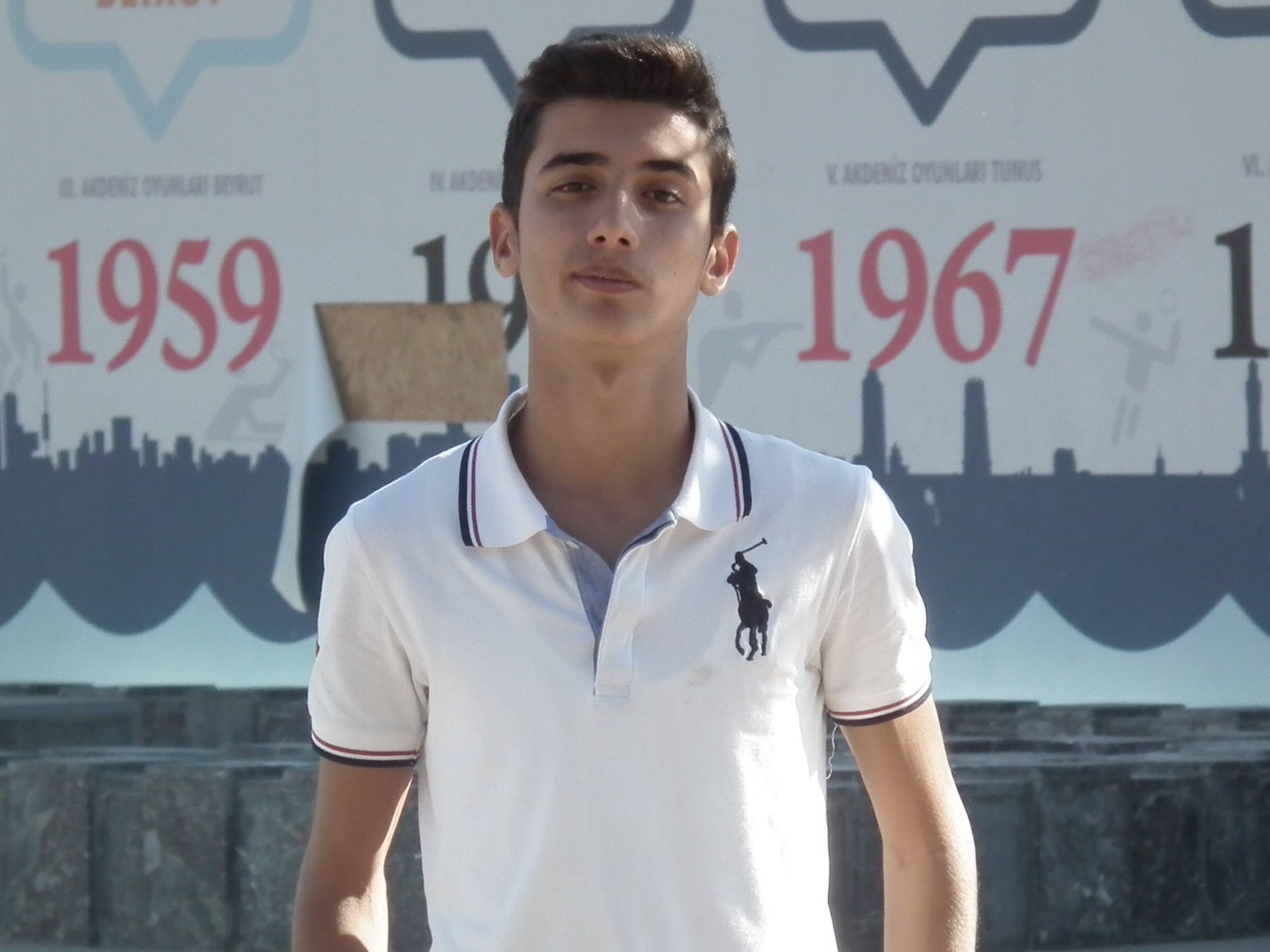 sensizlik karabasan gibi çöktü üzerime ne uyuyabiliyorum nede uyanabiliyorum senden