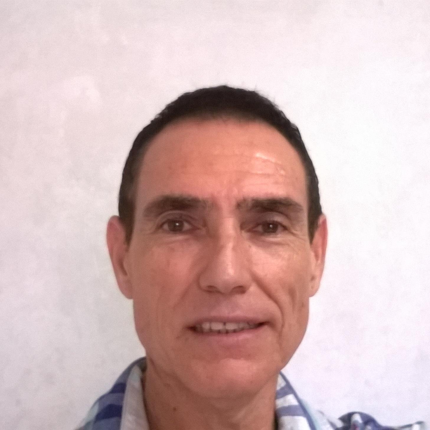 Creo que  los negocios por internet además de las empresas MLM son la opción mas inteligente  en la obtención de nuestra libertad financiera.