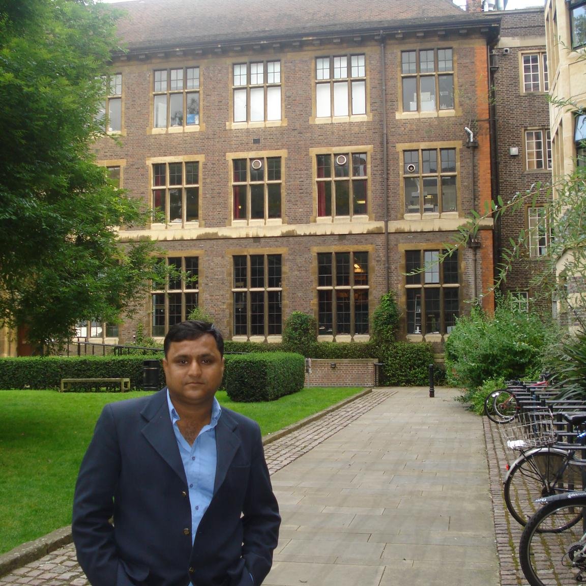 Assistant Professor @                   http://t.co/FBuUWH6OoB Graduate College