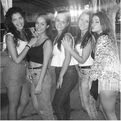 nunca dejes que nadie te diga que no puedes hacer algo!!                                                                   mis princesas  5.12