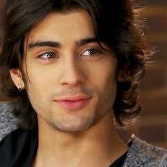 Free follow from @decodedzjm please follow her shes trying to reach a goal, she follows back just ask!