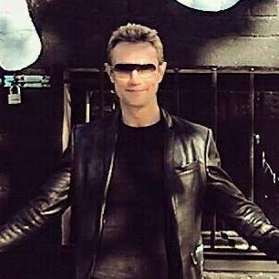 Music producer @factor23, synth player in @Fandelay, @autologyband plus other stuff I find interesting.