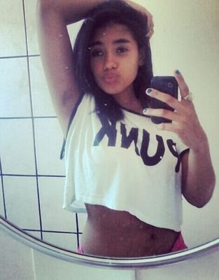 fica tranquilo qe a missão de te faze feliz é minha ♪♬✌❤
12 aninhos 
yasmim fiel ❤
ne's
cajamar sp ✌