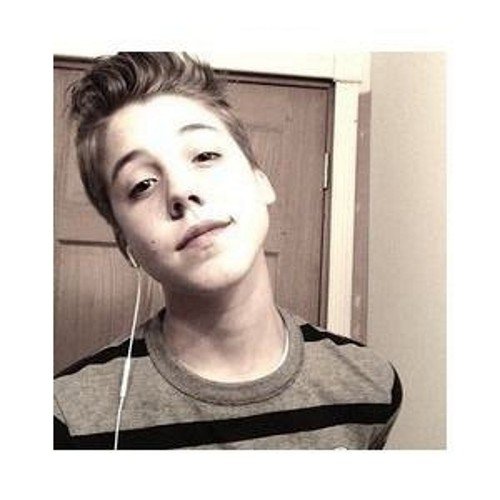 FREE FOLLOW FROM @sexuallymatthew SHES TRYING TO REACH 2K AGAIN SHE LOST IT WHEN SHE GOT HACKED IF YOU READ THIS FAR PLEASE FOLLOW HER THANK YOU!!