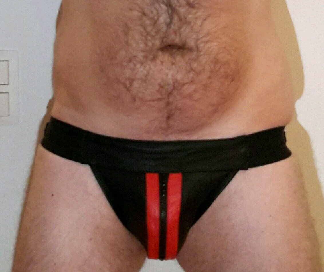 uninhibited dirty pig, open to any fun! #fist #perv
recon: pigffun83