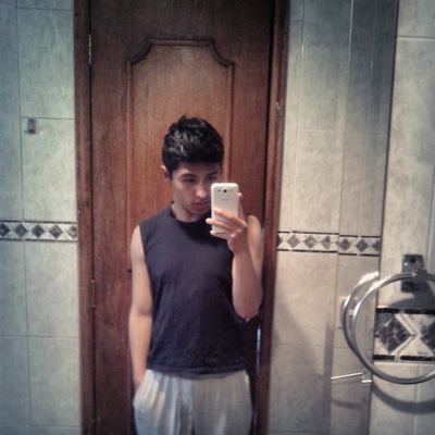 Rafh11's profile picture. Party,coffee and cigarettes, my friends Y diving -I love