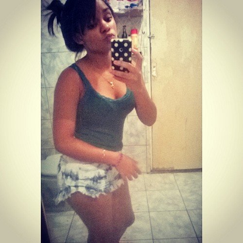 Meiga pra cacete, grossa na mesma intensidade ✌