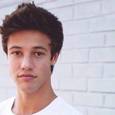RT THAT LINK IF CAMERON DALLAS IS YOUR BOYFRIEND !!!