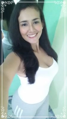 Apasionada por la lectura,enamorada de la belleza que nos brinda la naturaleza,aventurera por excelencia,enamorada de la música y de la vida.