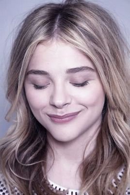 I love the Hunger Games, the Host, Narnia, Percy Jackson and Harry Potter.Georgie Henley is so sweet! Saoirse Ronan and Logan Lerman are my everything!