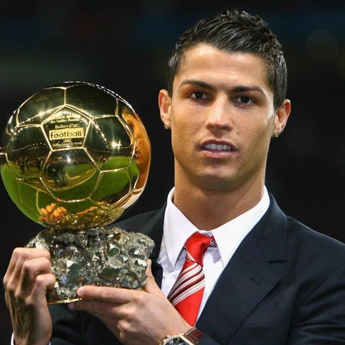 BIGGEEST Ronaldo fan :) I follow back!