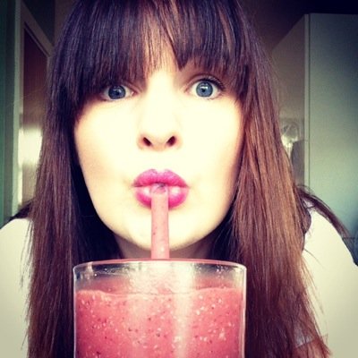 CleanNosh's profile picture. 🇮🇪 A busy 30 something, travelling across the UK as part of her 9-5, saying no to train/petrol station sandwiches and yes to salads and greens!