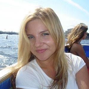 miasusan786's profile picture. Book Illustrator at Artichokes