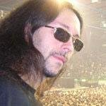 Giornalista dedito all'heavy metal, appassionato di tecnologia a 359°, sport ed egocentrismo.