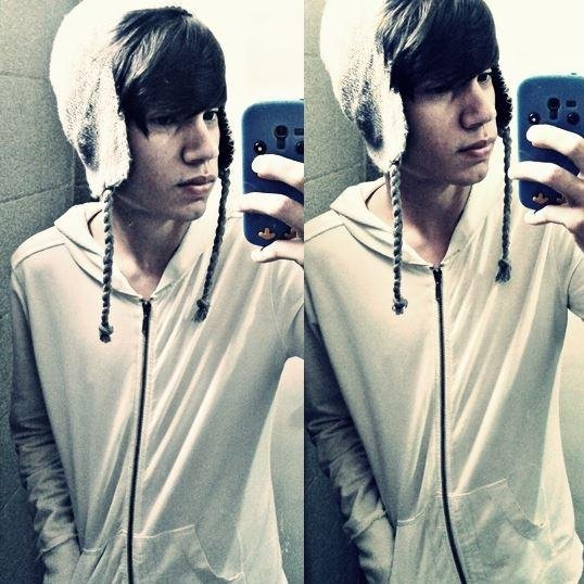 - One final fight, for this tonight, woah
With knives and pens we made our pligh    ♪'