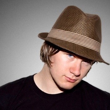 The even more mediocre, Caucasian personification of osuwireless.