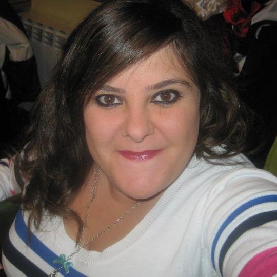 Soñadora. Feliz con mi vida y con quien esta en ella. Amiga de mis amigos.