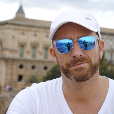 Sigueme, amame, odiame, haz conmigo lo que quieras pero siempre procura que me divierta.