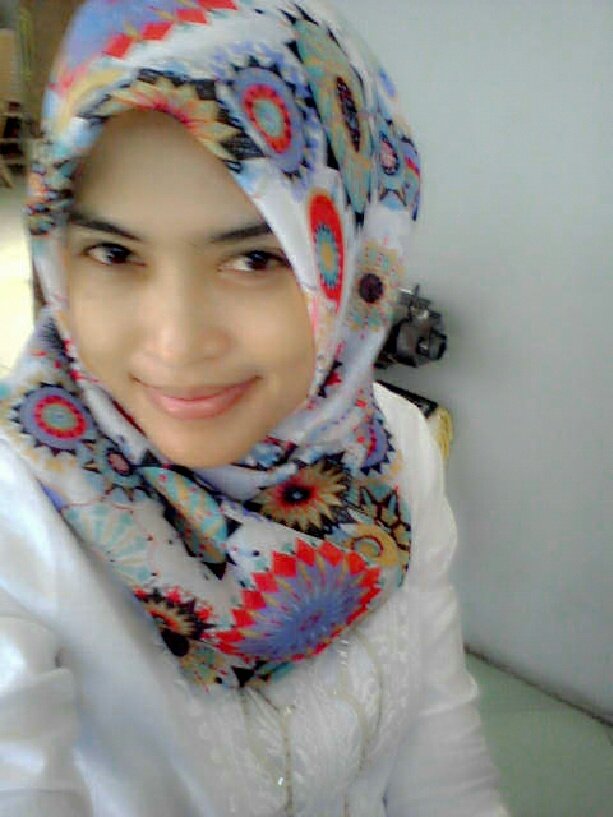 DewiSatuti's profile picture. a mother