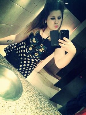 No tengo todo calculado,ni mi vida resuelta,solo tengo una sonrisa y espero una devuelta♪♥
GEMINIANA :)