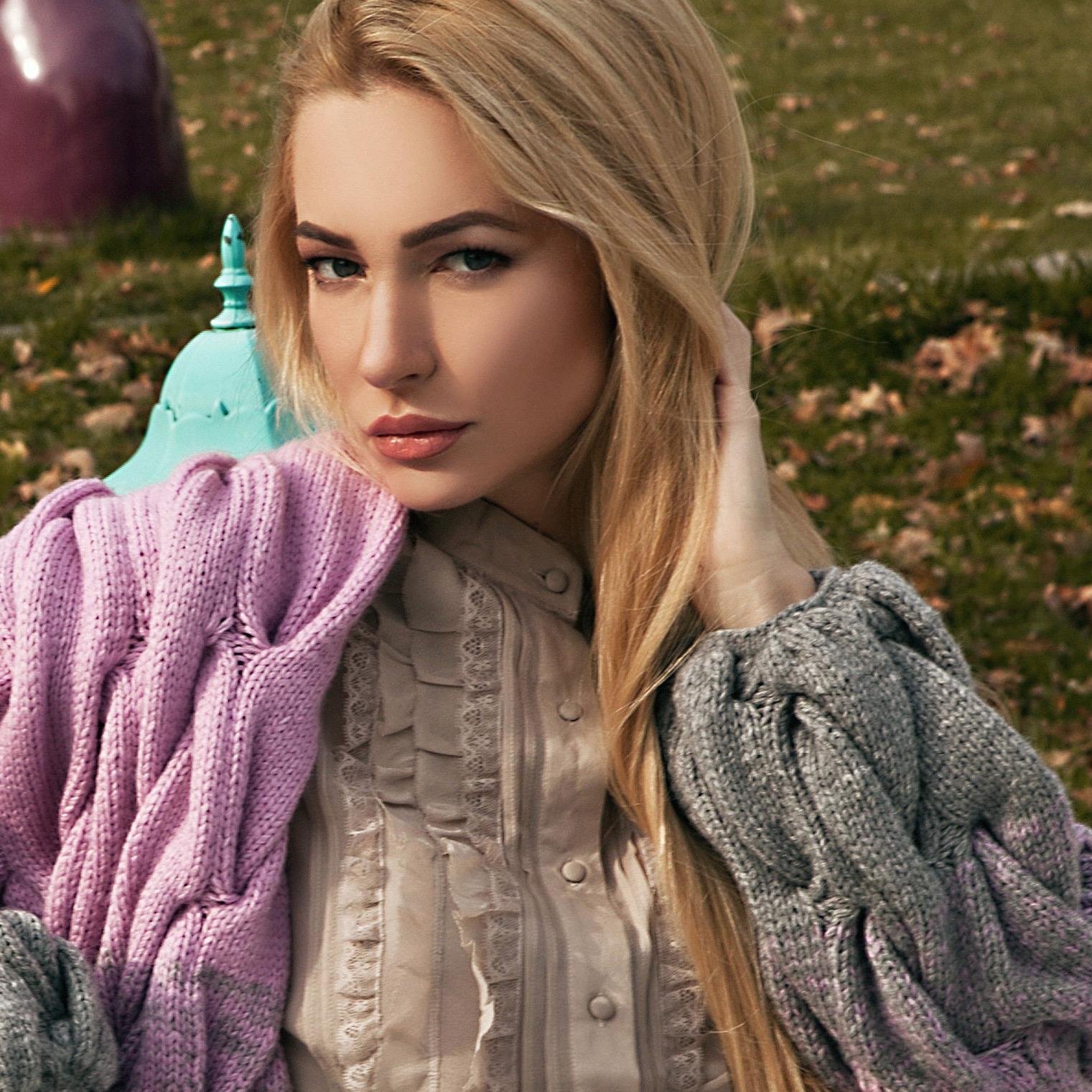 Welcome to the official Wonderwool page, here you can discovered all new exclusive creations and choose your personal cardigan