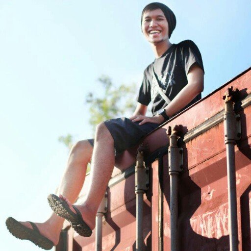 Dbwcksn's profile picture. you mess with the wolf  
you got its claw