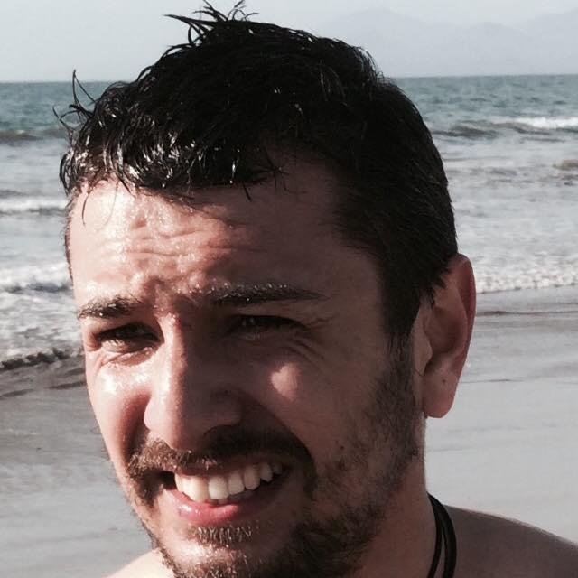 Administrador Público con ganas de realizar un buen aporte en este lindo país.