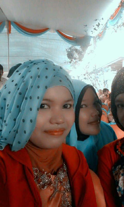 FitriThitiex's profile picture. Orang yang penuh kasih n sayang... :D