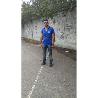 cantor e compositor.....+ de 100 mil acessos no YouTube com a parodia Baliza Musical.
