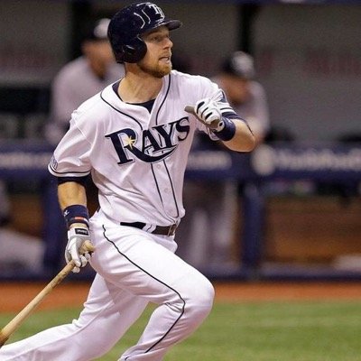 mlbをよく見る。 Trout McCutchen Yelich Posey Zobrist Mesoraco Donaldsonなどの選手が好き。チームとしては、TB OAK CIN SFが好き。後、巨人とNFLもよく見る。