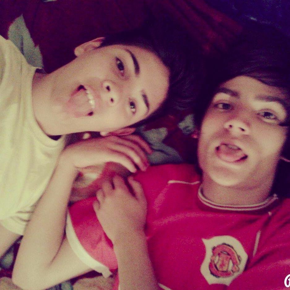 Mi cielo es tu cuerpo , mi sueño tu sonrisa , mi droga tus besos , mi obsesion tus caricias ,mi camino tu felicidad y mi objetivo ... Tu amor