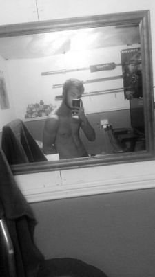 Semi-pro boxer, football is my life oh and.. I AM THE WHITE HULK! #YNWA #LFC I follow back! :D