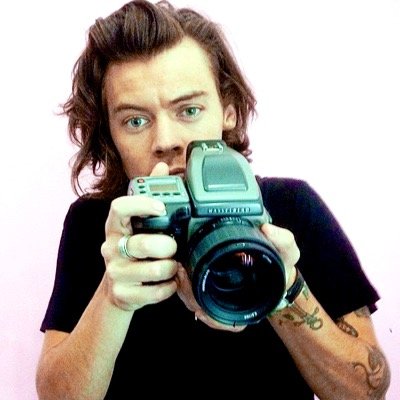 if you wouldn't mind following @starbuxss because she gave you a free follow she would very much appreciate it :)