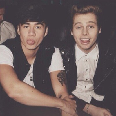 please go follow @polaroidcdizzle or i unfollow THANK YOU LOVE ❤️ account by kelly