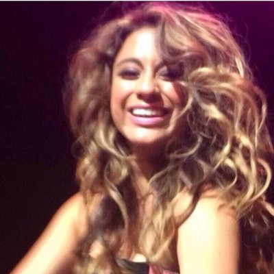 Hi i love camila cabello my dream is that i wish she could follow me on twitter love ya camz
