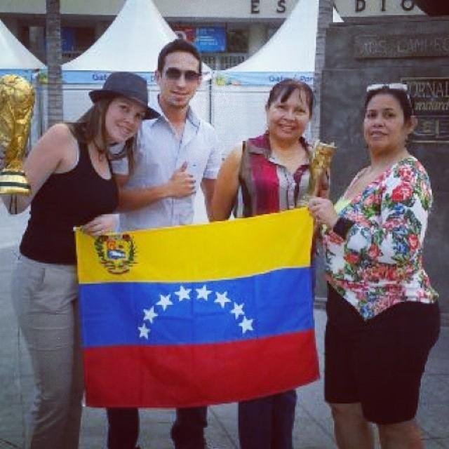 CARMENARANGUREN's profile picture. MADRE, ORGULLOSA DE MIS DOS HIJOS.  ADORO LOS VIAJES. AMO LA VIDA.  TE QUIERO MUCHO MI VENEZUELA.
